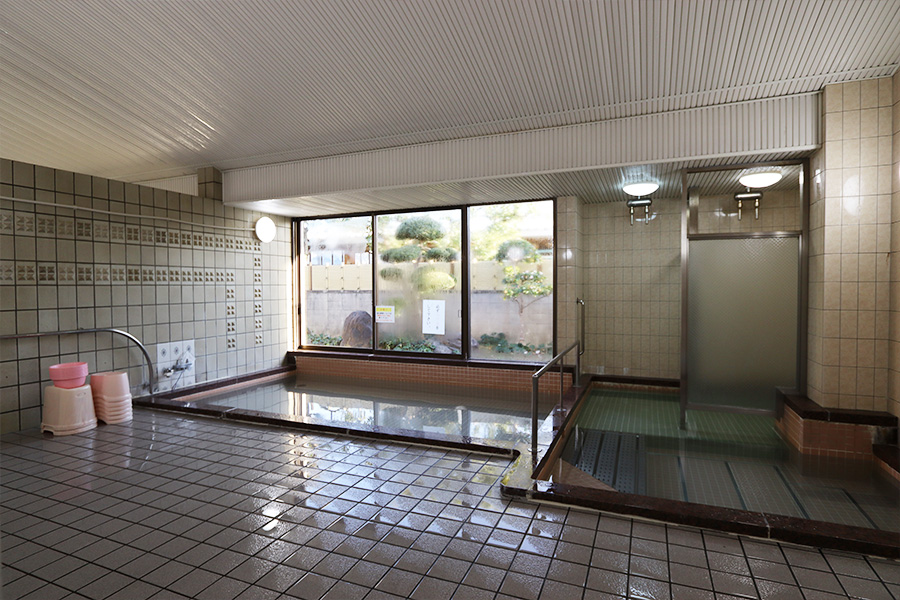 田原本町老人福祉センター : 女子浴室 / 女子脱衣室